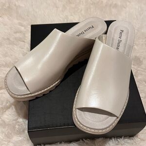 Pierre Dumas Women's Off-White Wedges